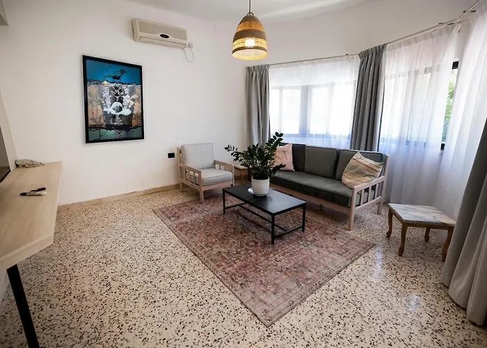 Julia'S Hotel Suites